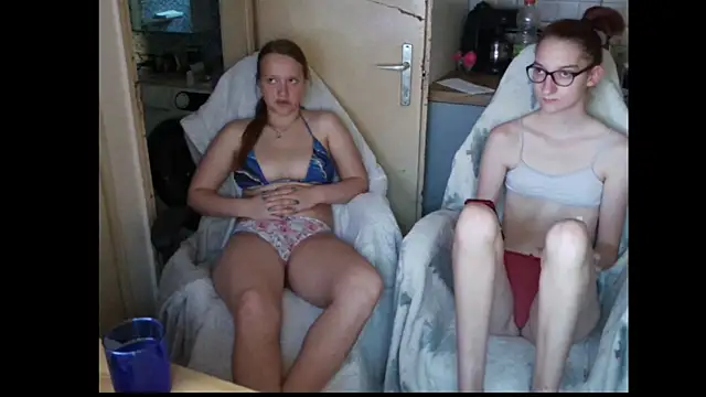 Sexycouple3518 online show from 05/25/26, 05:55