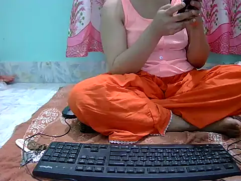 angelqueen19 online show from 05/13/26, 08:05