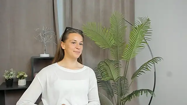 AleciaFreitas online show from 05/07/26, 04:10