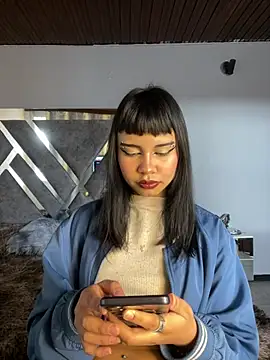 AntonellaCooper Pink online show from 07/10/26, 08:53
