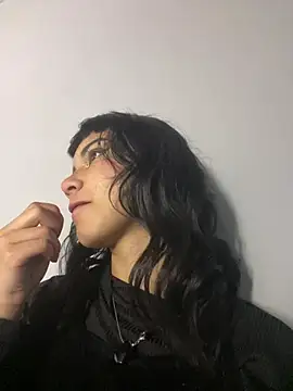 AntonellaCooper Pink online show from 07/05/26, 02:49