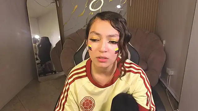 Cinnamon b online show from 06/18/26, 12:42