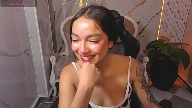 Cinnamon b online show from 05/25/26, 07:56