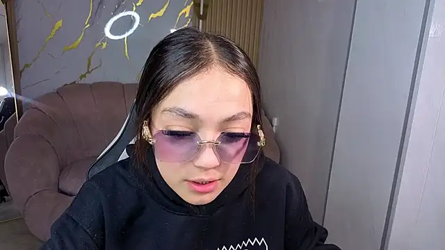 Cinnamon b online show from 06/21/26, 01:00