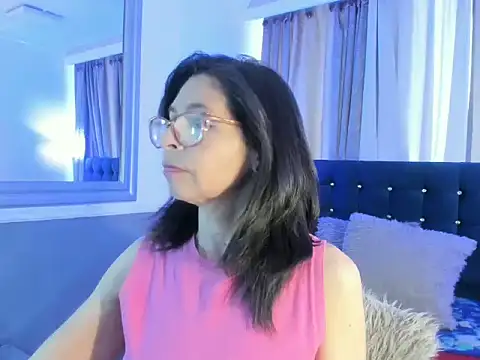lena gray online show from 06/17/26, 01:32
