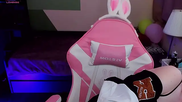 FoxxyyPolly online show from 06/07/26, 05:34
