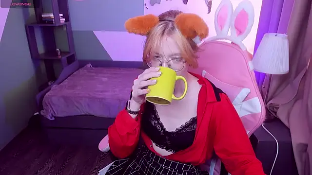 FoxxyyPolly online show from 06/12/26, 05:38