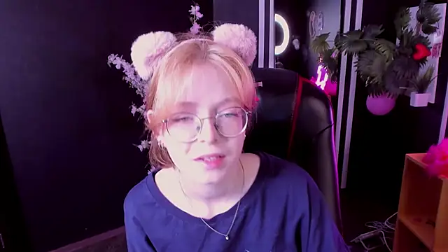 FoxxyyPolly online show from 05/23/26, 06:01