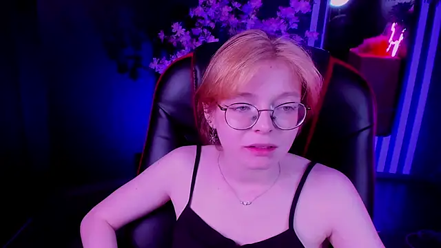 FoxxyyPolly online show from 05/19/26, 10:55