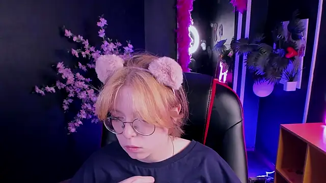 FoxxyyPolly online show from 05/24/26, 05:40