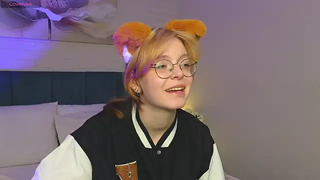 FoxxyyPolly online show from 06/05/26, 07:03