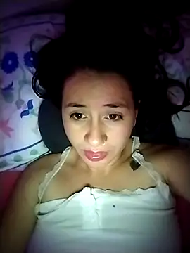 Snapshot of Annie_loveer chatting on 06/25/26, 04:54 Annie loveer online show from 06/25/26, 04:54