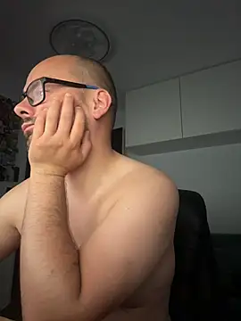 NakedAndrewHot online show from 06/26/26, 12:05
