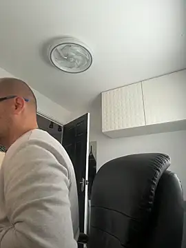 NakedAndrewHot online show from 06/08/26, 09:32