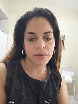LolaCherryX online show from 05/07/26, 01:47