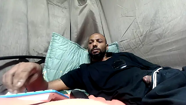 Snapshot of Camodick chatting on 04/18/26, 04:37 Camodick online show from 04/18/26, 04:37