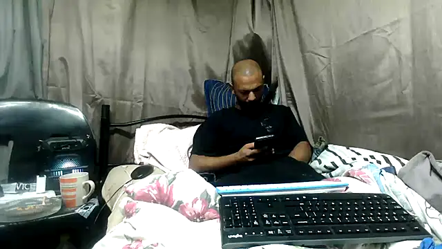 Snapshot of Camodick chatting on 04/29/26, 04:16 Camodick online show from 04/29/26, 04:16