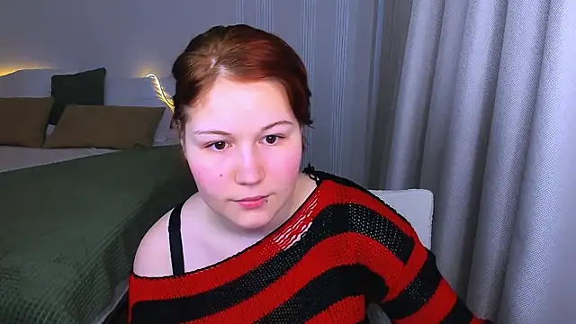 MiaLacrice online show from 06/07/26, 03:34