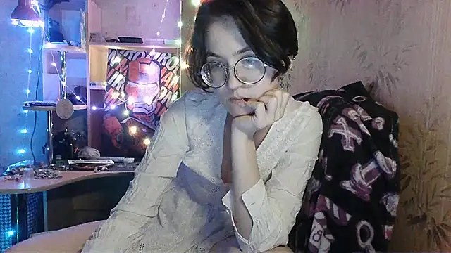 Alessa Kiss online show from 05/17/26, 03:12