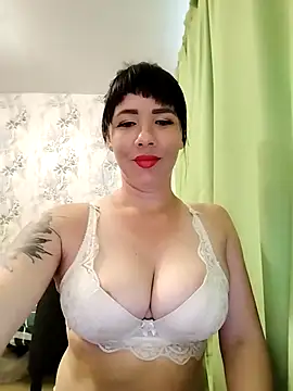 Snapshot of -KARINA-LOVE- chatting on 05/13/26, 02:46 -KARINA-LOVE- online show from 05/13/26, 02:46