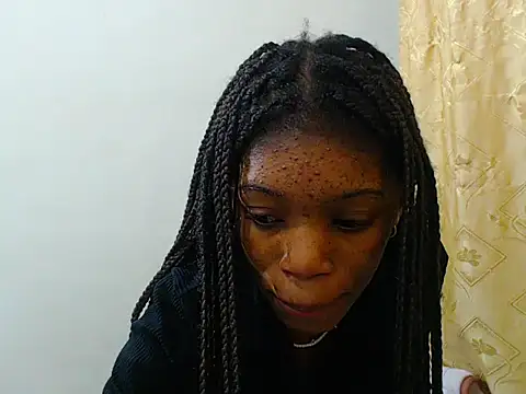 Snapshot of PetiteBarbie_05 chatting on 06/01/26, 08:30 PetiteBarbie 05 online show from 06/01/26, 08:30