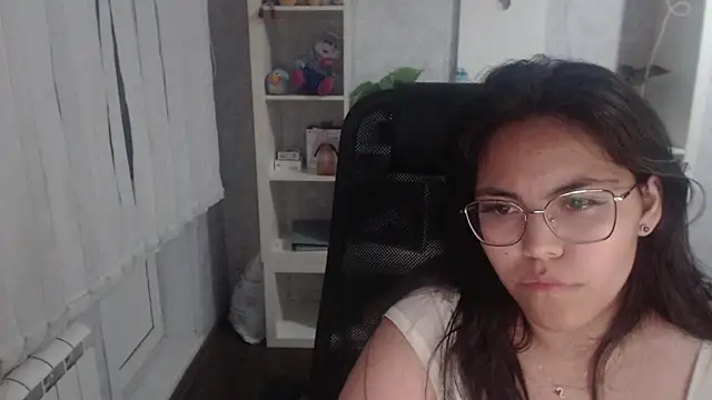 Snapshot of Anda_here chatting on 06/25/26, 05:18 Anda here online show from 06/25/26, 05:18