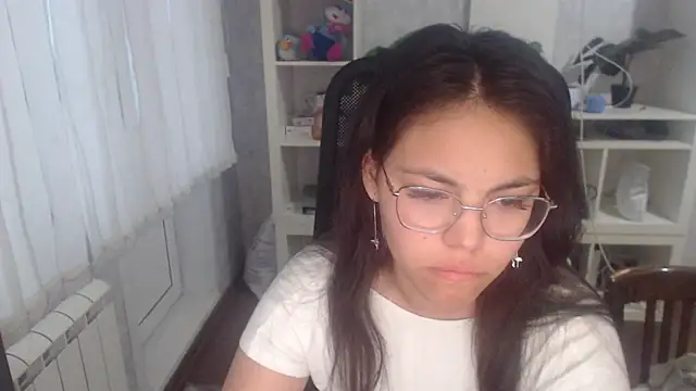 Snapshot of Anda_here chatting on 06/27/26, 10:49 Anda here online show from 06/27/26, 10:49