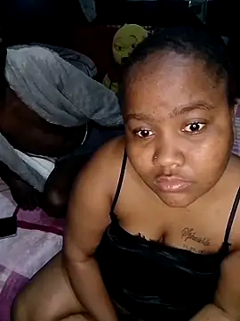 ChubbyMidgetxxx19 online show from 06/06/26, 08:52