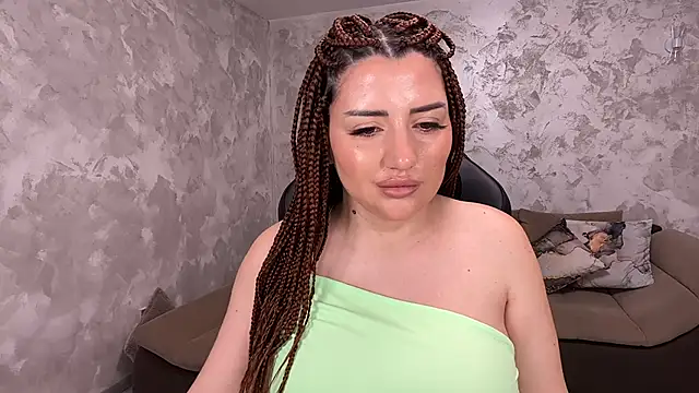 Snapshot of SophiePale chatting on 02/13/25, 10:34 SophiePale online show from 02/13/25, 10:34