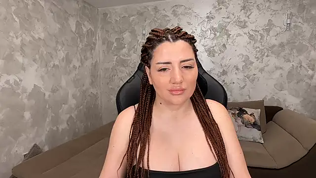 Snapshot of SophiePale chatting on 02/15/25, 07:49 SophiePale online show from 02/15/25, 07:49