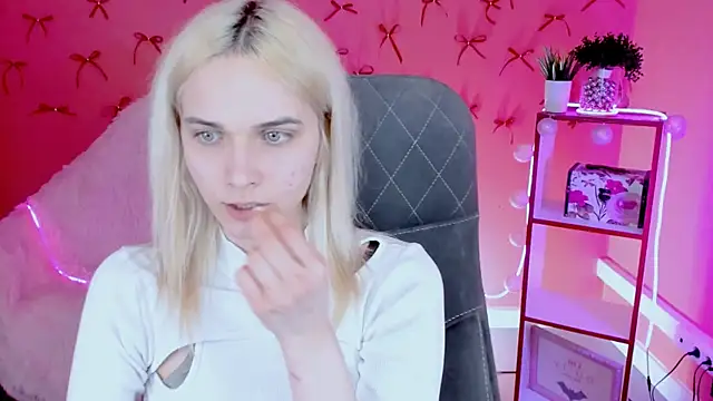DanaWint online show from 05/07/26, 02:09