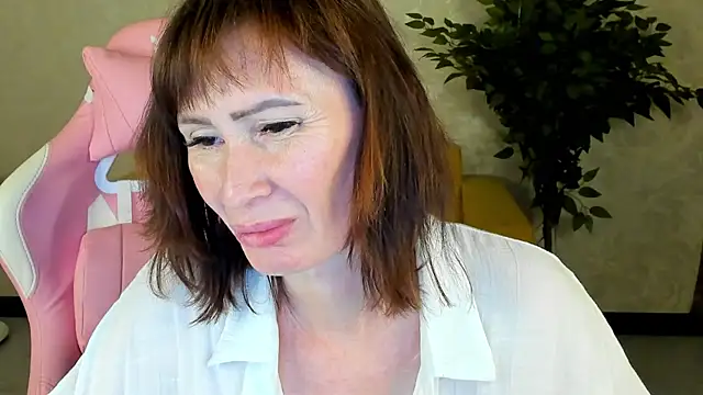 Snapshot of gracekellyyy chatting on 06/04/26, 04:22 gracekellyyy online show from 06/04/26, 04:22