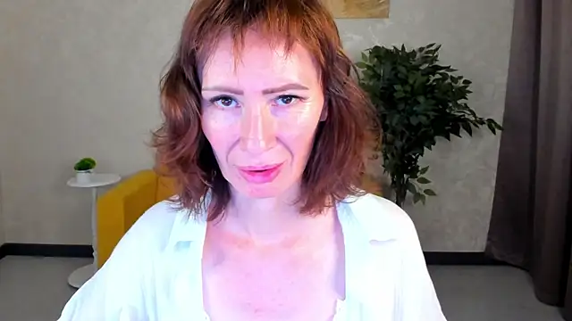 Snapshot of gracekellyyy chatting on 06/11/26, 04:15 gracekellyyy online show from 06/11/26, 04:15