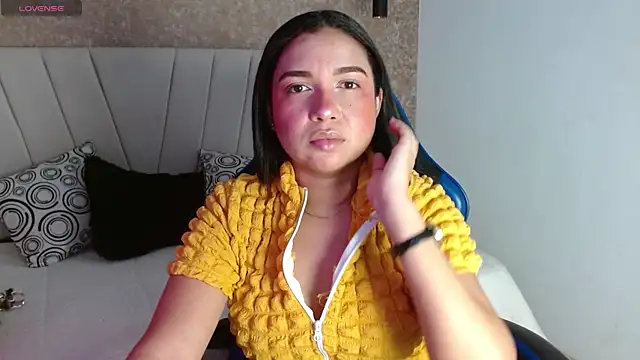 Snapshot of AliceSmity__ chatting on 06/12/26, 12:25 AliceSmity online show from 06/12/26, 12:25