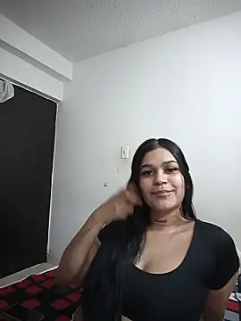 Snapshot of MamiRica25 chatting on 06/21/26, 10:04 MamiRica25 online show from 06/21/26, 10:04