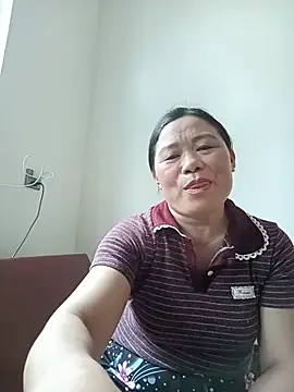 Snapshot of -Lytina- chatting on 06/10/26, 05:41 -Lytina- online show from 06/10/26, 05:41
