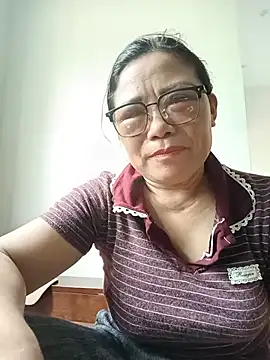 Snapshot of -Lytina- chatting on 07/15/26, 05:58 -Lytina- online show from 07/15/26, 05:58