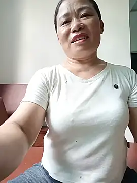 Snapshot of -Lytina- chatting on 06/22/26, 03:12 -Lytina- online show from 06/22/26, 03:12
