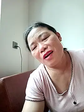 Snapshot of -Lytina- chatting on 06/11/26, 12:32 -Lytina- online show from 06/11/26, 12:32