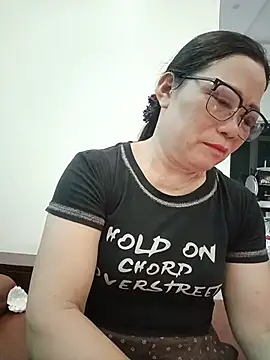 Snapshot of -Lytina- chatting on 07/13/26, 11:20 -Lytina- online show from 07/13/26, 11:20