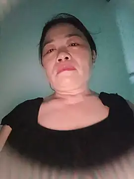 Snapshot of -Lytina- chatting on 06/26/26, 11:43 -Lytina- online show from 06/26/26, 11:43