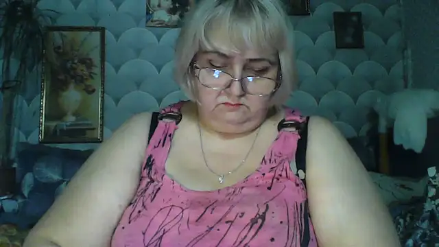 MarinaFarina53 online show from 06/17/26, 05:29