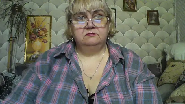MarinaFarina53 online show from 06/18/26, 08:13