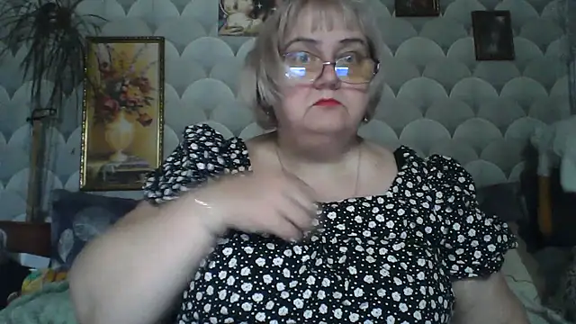 MarinaFarina53 online show from 06/19/26, 05:13