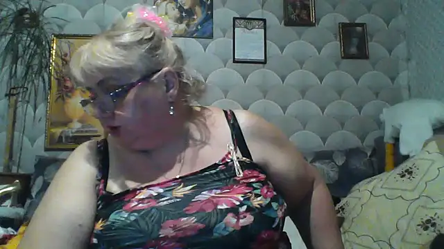 MarinaFarina53 online show from 06/22/26, 05:10