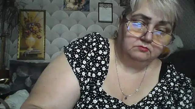 MarinaFarina53 online show from 07/13/26, 07:40