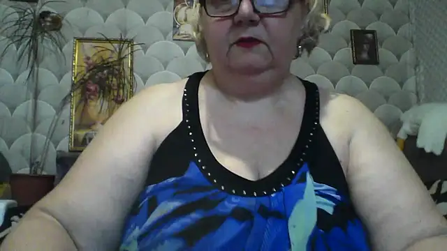 MarinaFarina53 online show from 05/25/26, 06:56