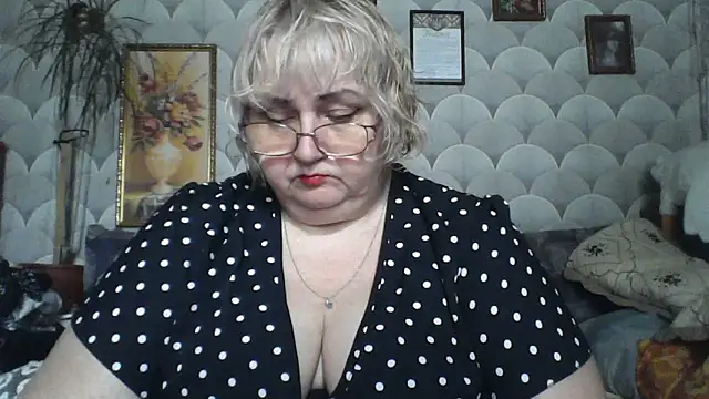 MarinaFarina53 online show from 06/15/26, 08:36
