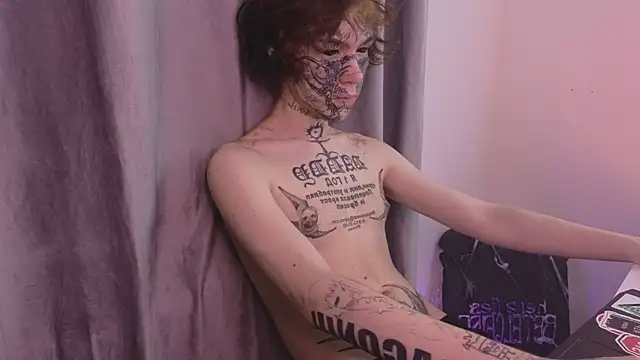 Snapshot of Emo___boy chatting on 06/07/26, 11:43 Emo boy online show from 06/07/26, 11:43