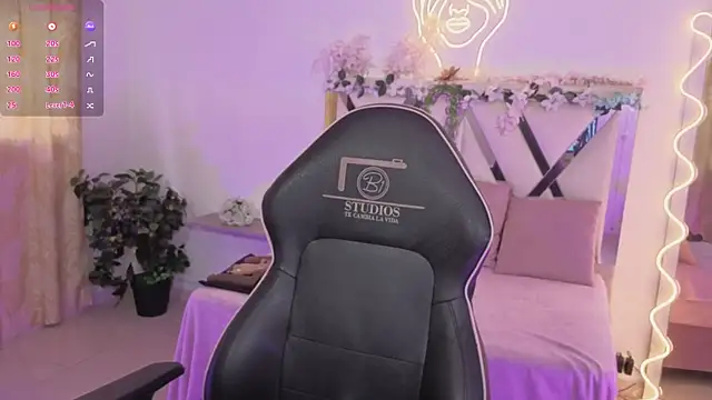 CRISTALBROKE TAY online show from 07/15/26, 07:21